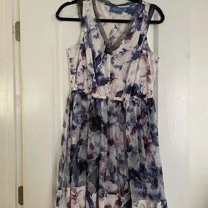 Vera Wang mid thigh length dress